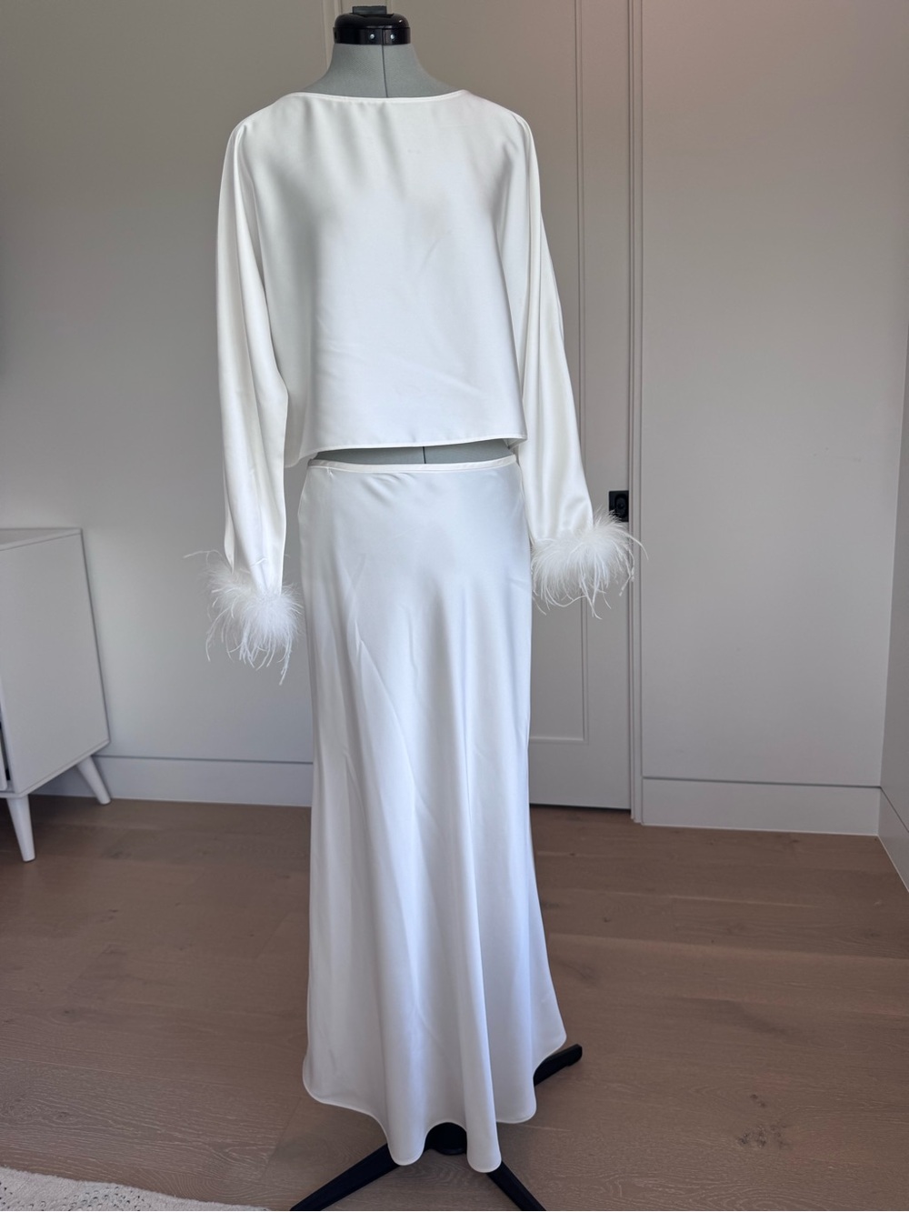 ANTONIO MELANI White Feather-Trim 2 piece flirty set